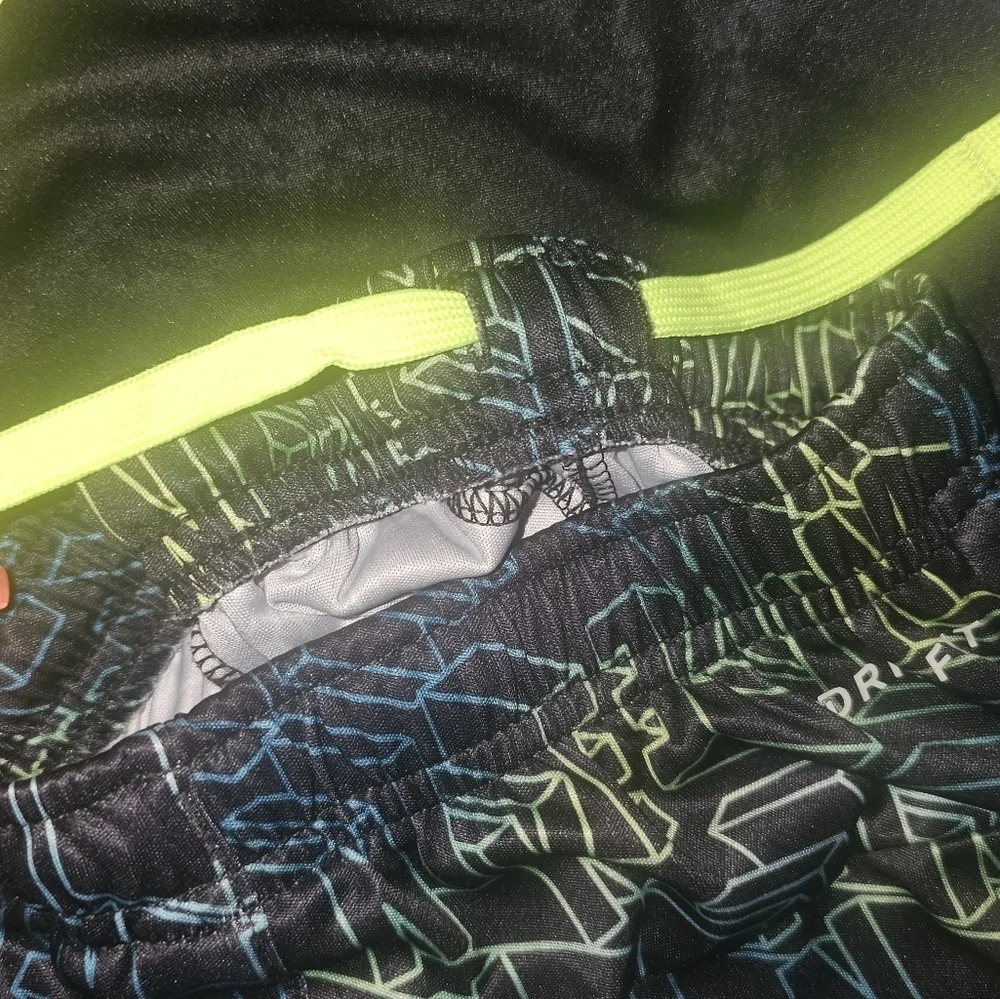 Nike Kids Black and Yellow Dri-FIT Set